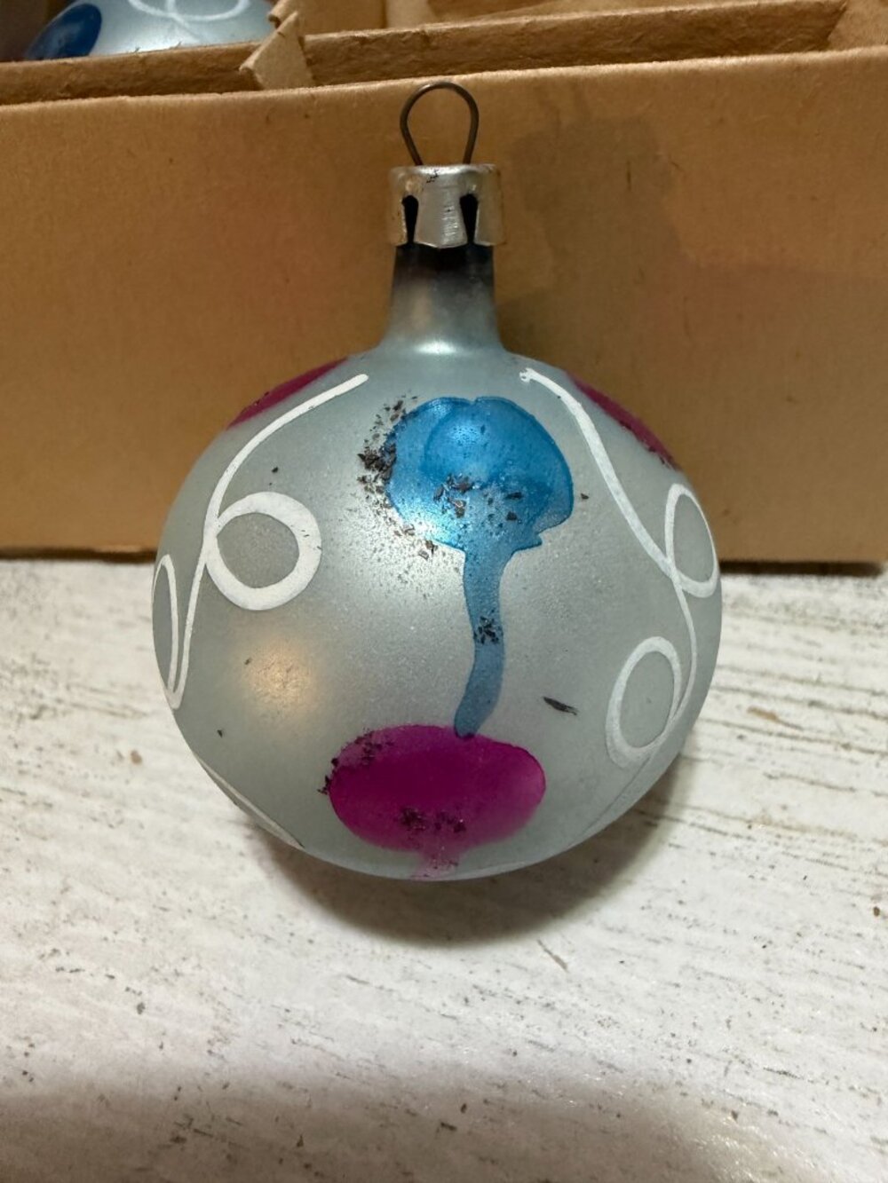 Vintage Fantasia Mercury Glass Christmas Tree Ornaments Hand-Painted Poland - Picture 3 of 4